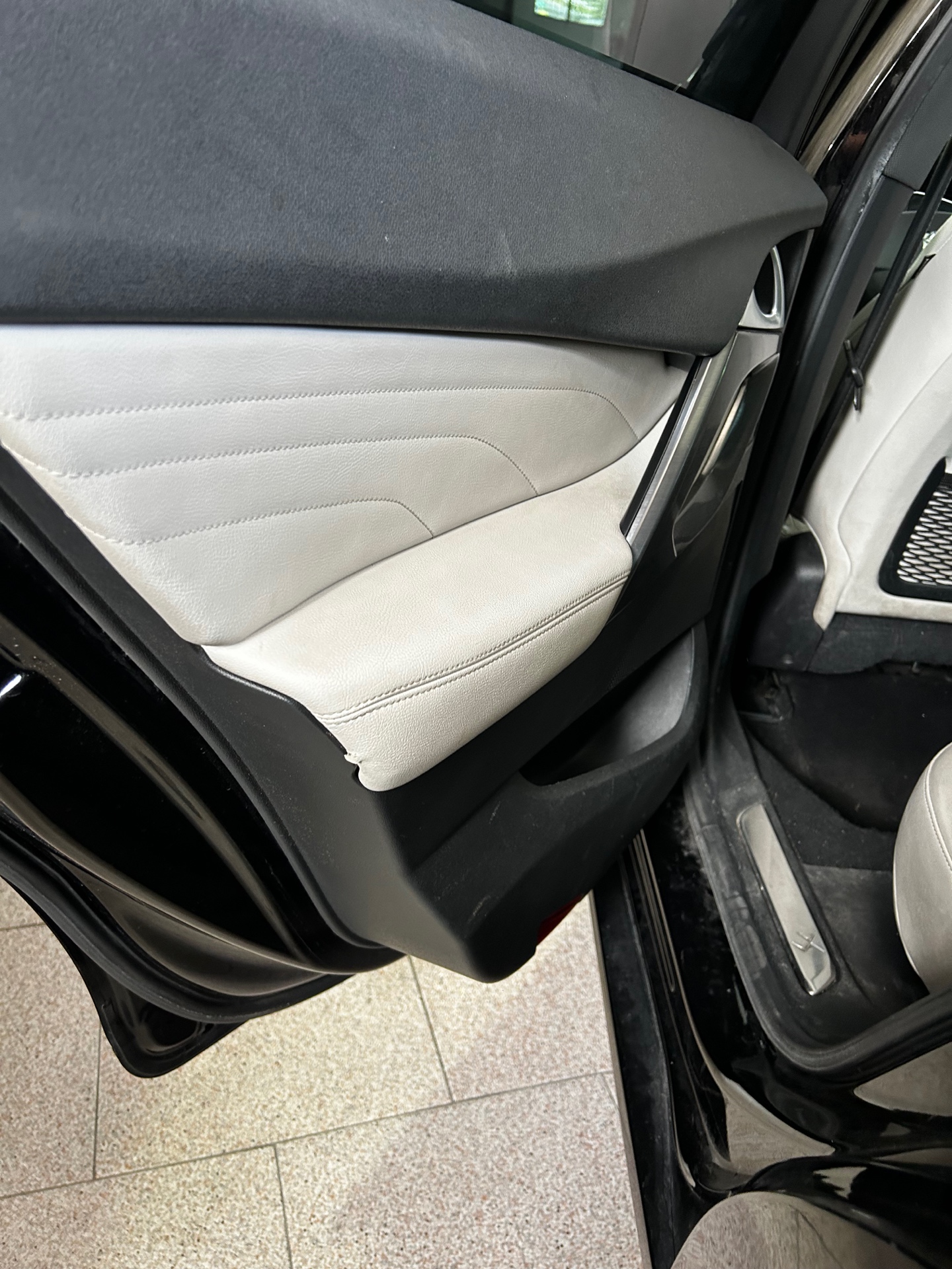 Panel interior de puerta trasera del DS 5