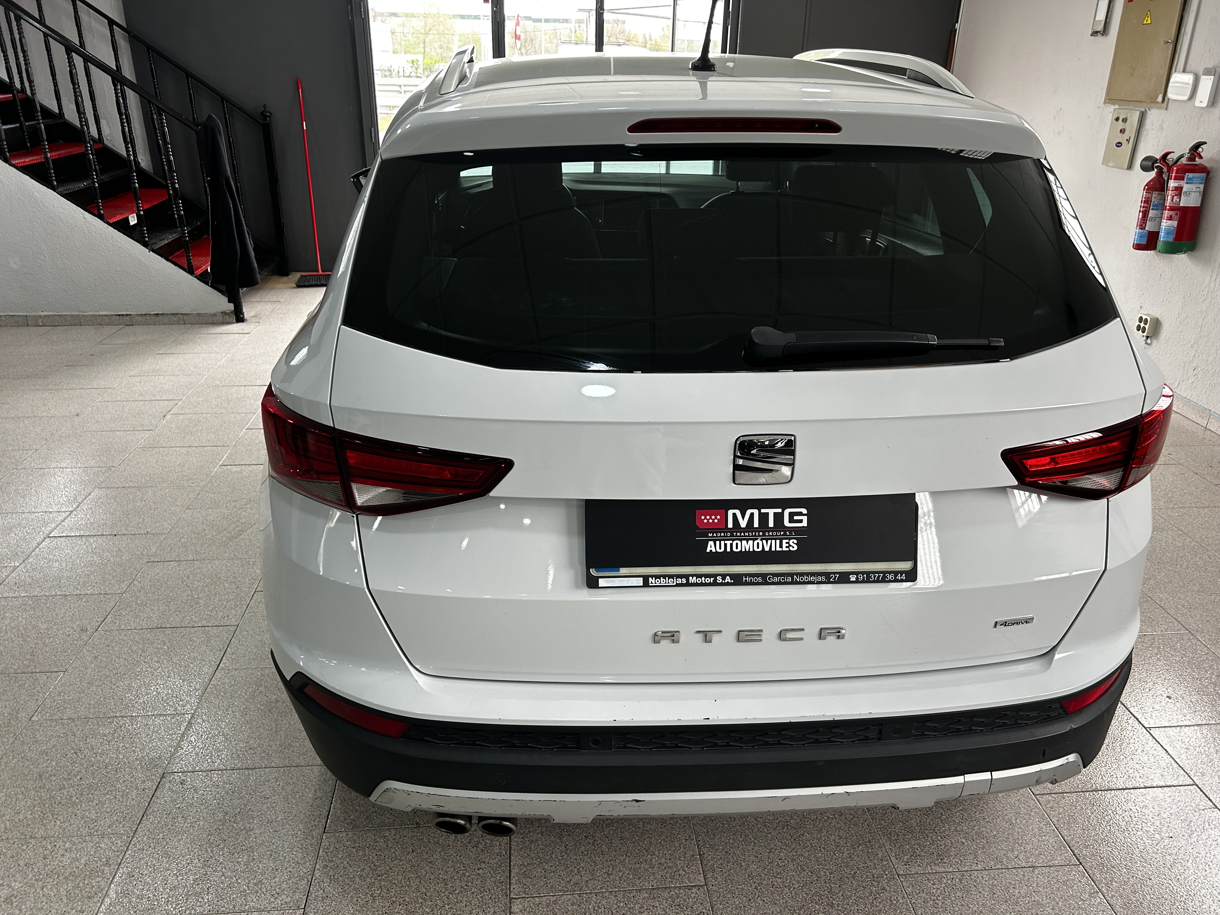 SEAT Ateca blanco vista trasera