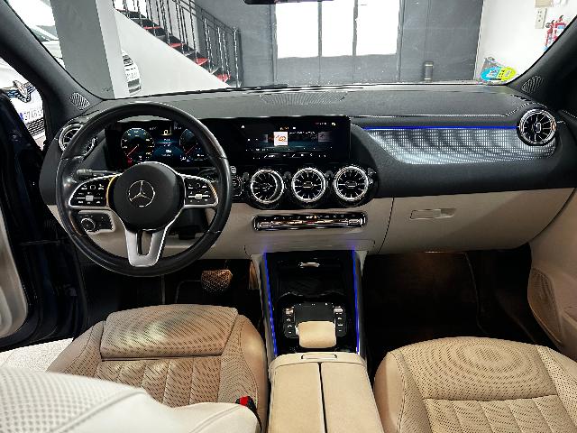 Mercedes-Benz Clase B 250 e salpicadero y pantalla panorámica