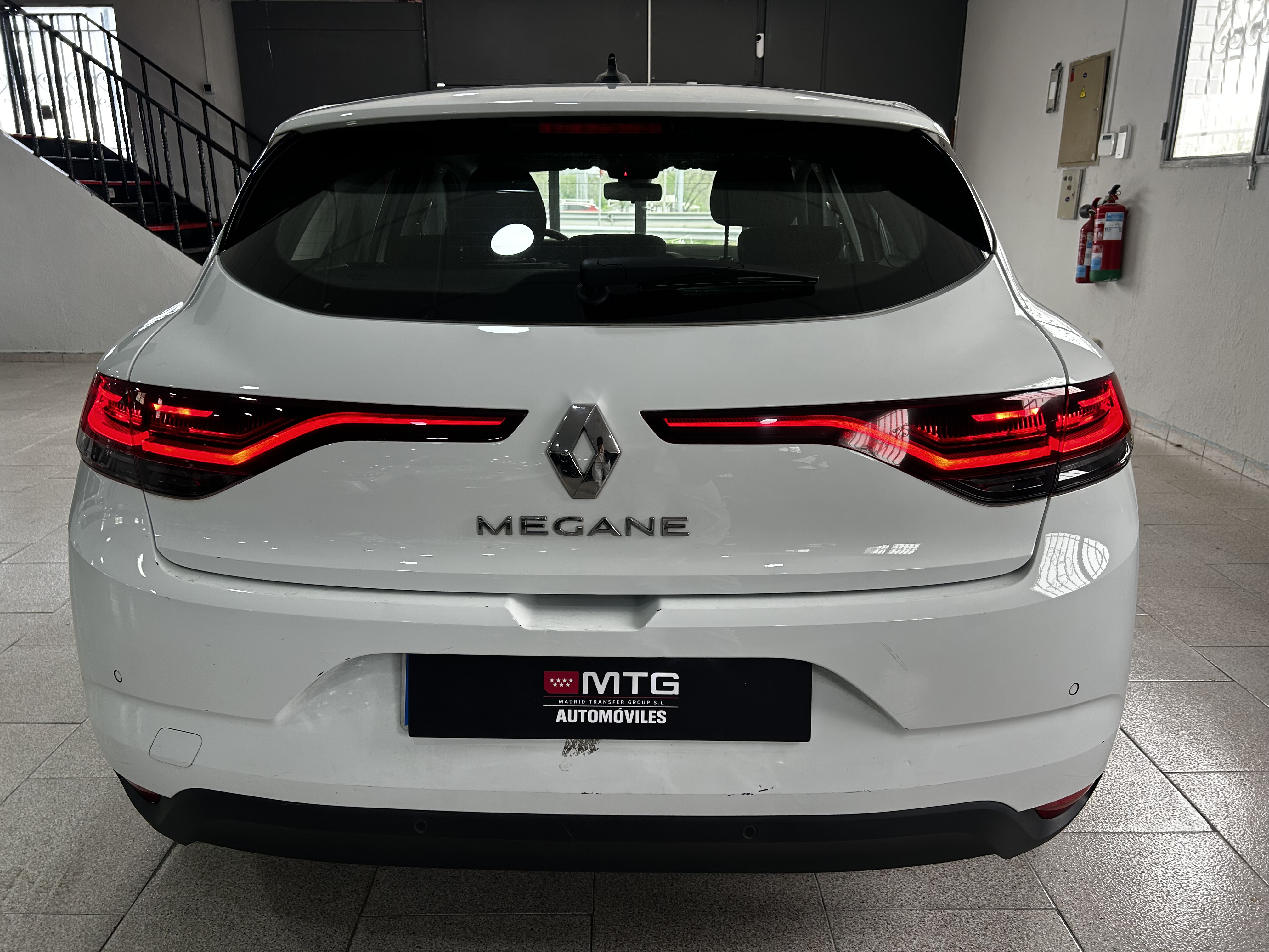Renault Mégane blanco vista lateral