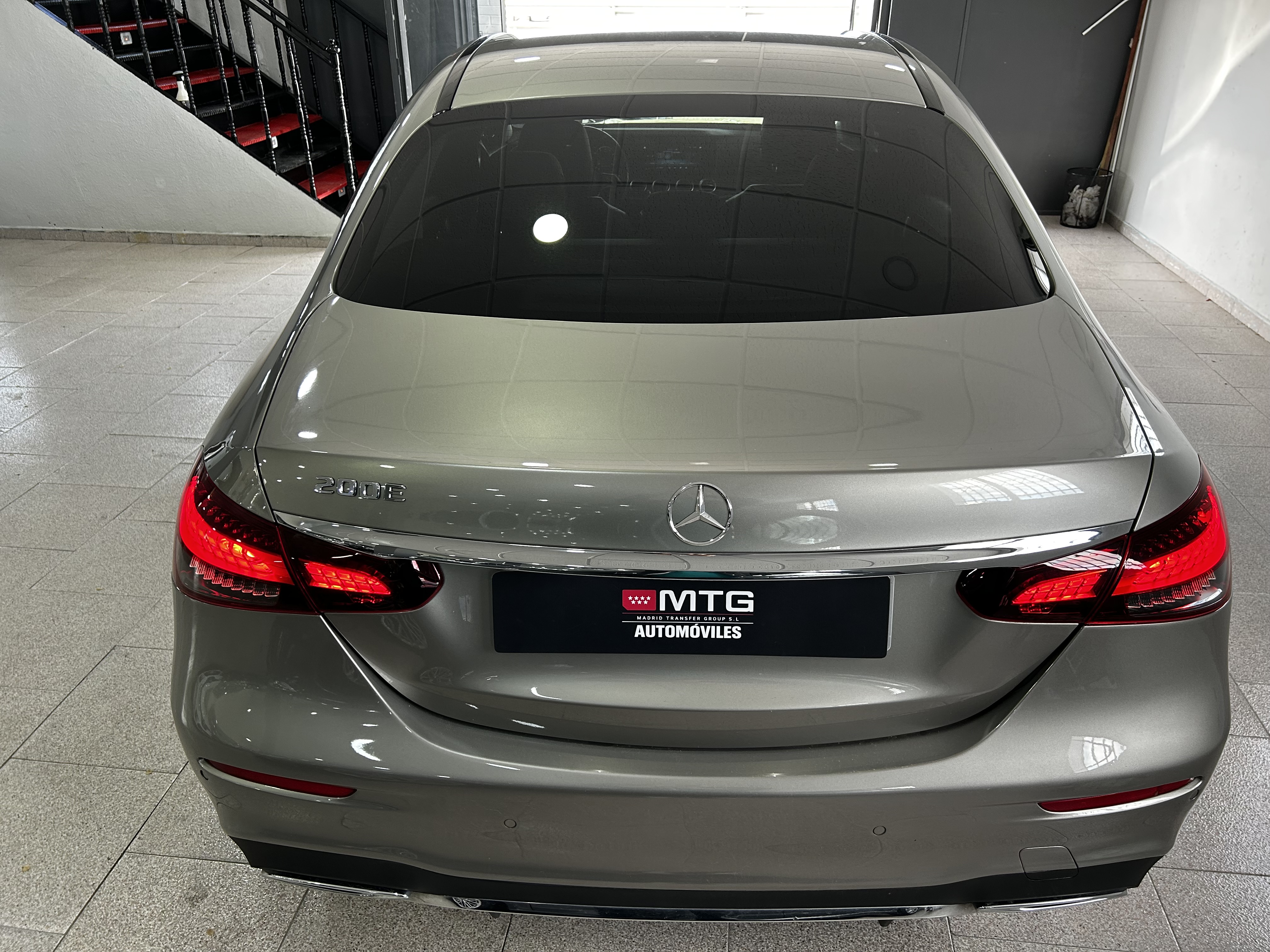 Mercedes-Benz Clase E 200 fotografía adicional