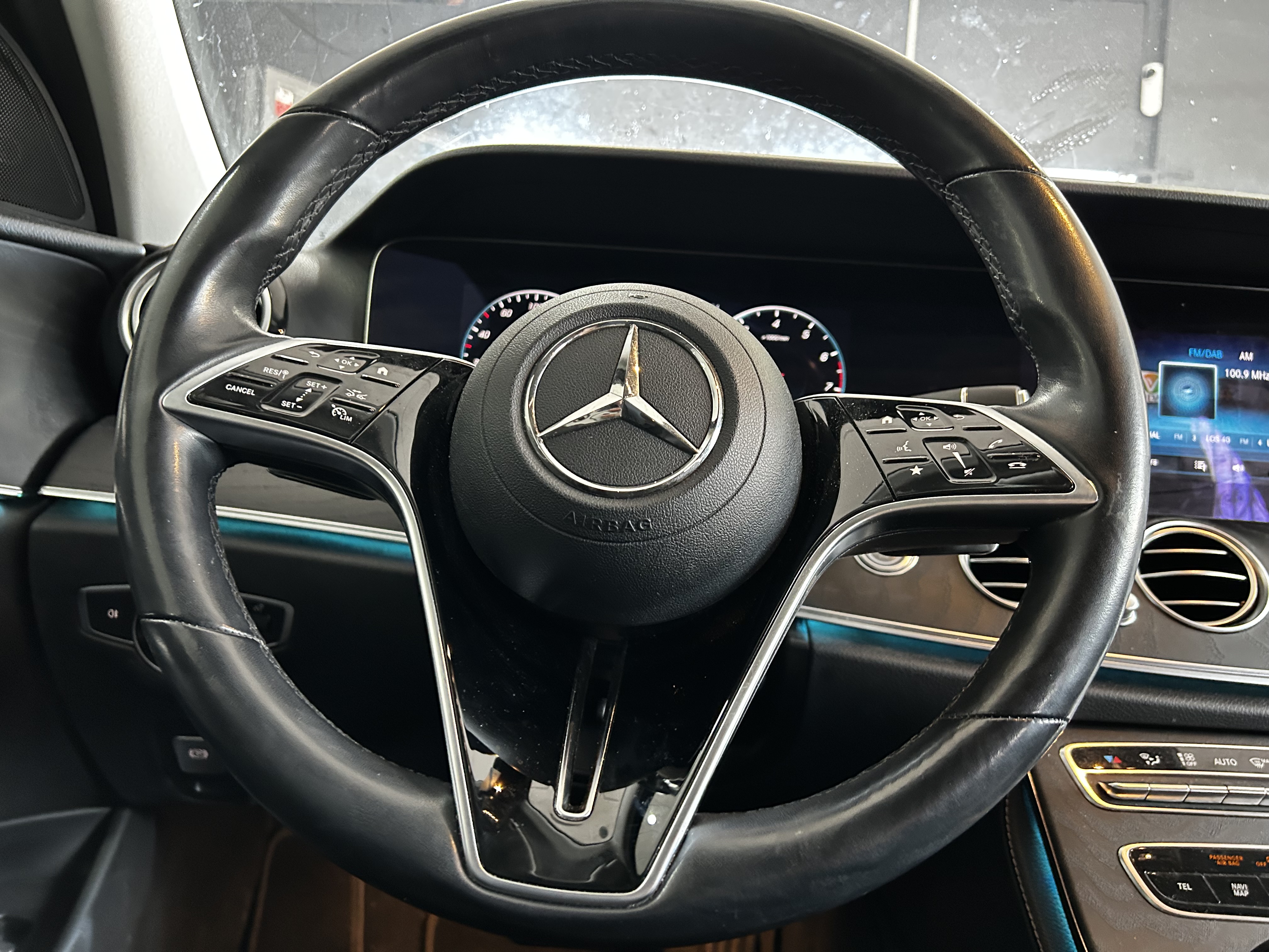 Mercedes-Benz Clase E 200 detalle del vehículo 5