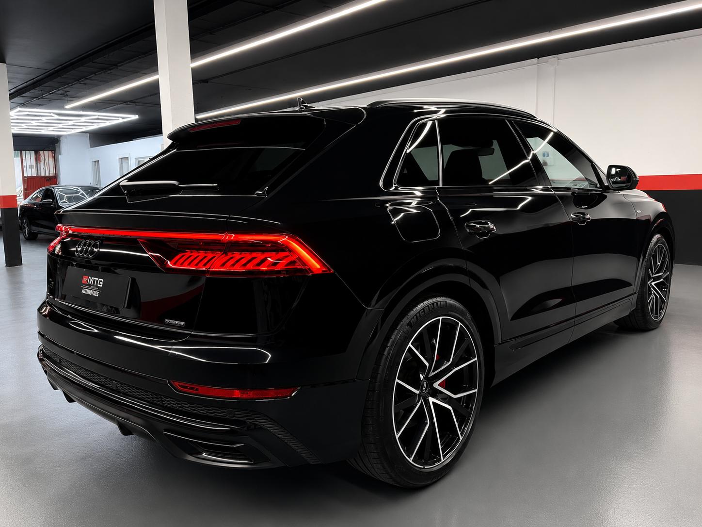 AUDI Q8 foto 6